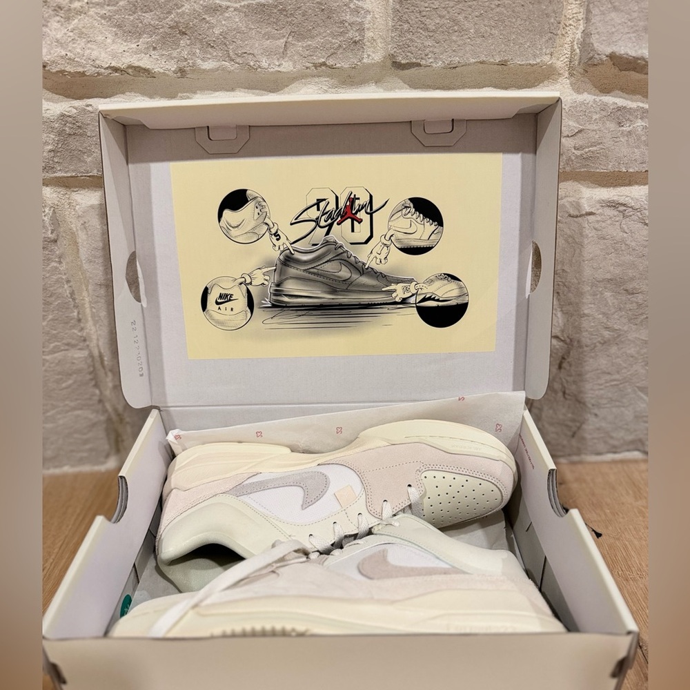 NEW- JORDAN STADIUM 90s (Men's 9.5)